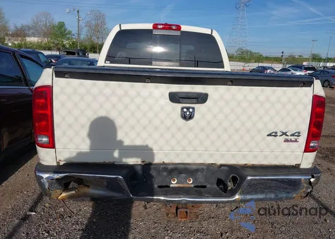 2006 Dodge Ram 1500 Slt/Trx4 Off Road/Sport z USA, uszkodzony, nr VIN 1D7HU18N66J192871